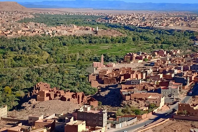 3-Day Luxury/Budget Desert Tour to Marrakech via Merouga from Fez - Guides, vehicles, and group size
