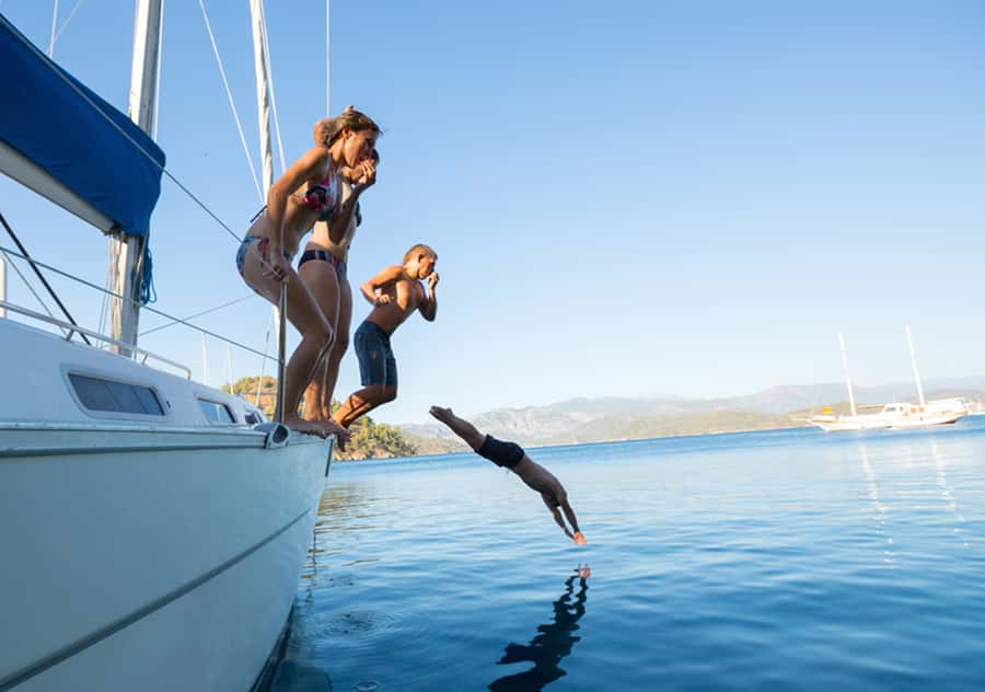 Agadir: Boat Trip with Fishing, Swimming, and BBQ Lunch - Moroccan Barbecue Lunch on the Return Sail