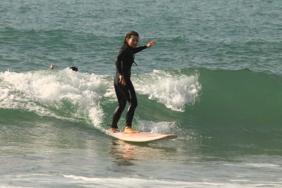 Agadir: Taghazout Beach Surf Lesson with Lunch and Transfer - What happens during the first 2 hours and 30 minutes