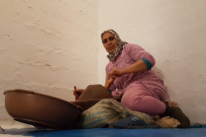 Argan Forest, tea time at a Berbers family & Visit of an Argan cooperative. - The guides make the difference