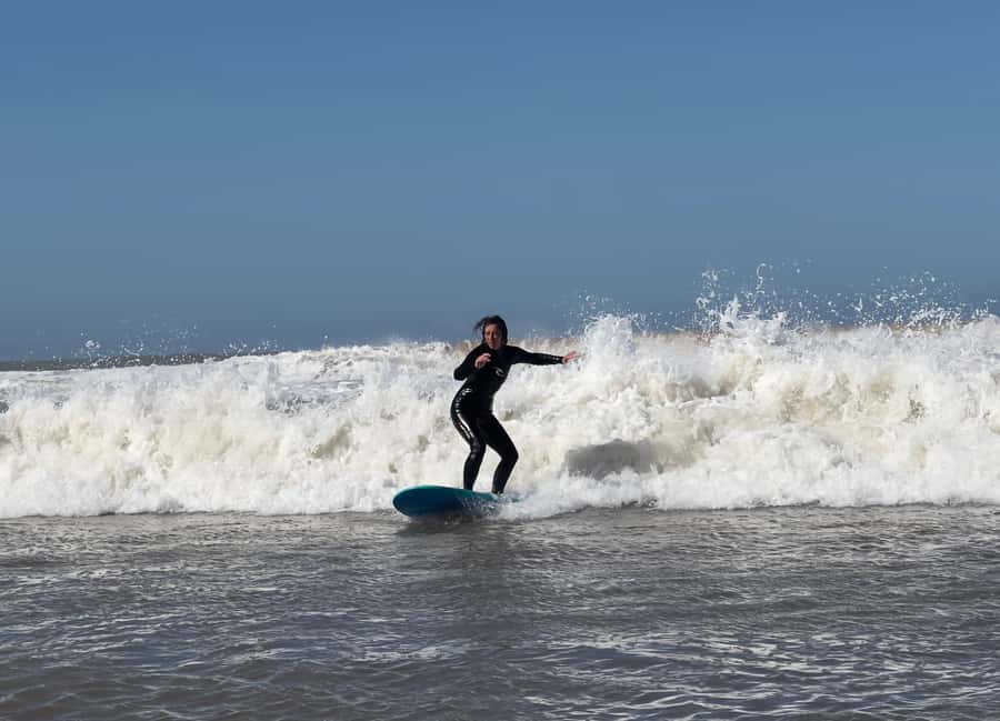 Beginners friendly surf in nice spots - Key points at a glance