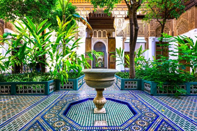 Casablanca 1-Day Layover Private Tour and Authentic Moroccan Bath - Habous District and Marché Central