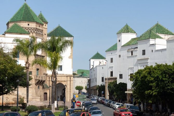 Casablanca Guided Tour with professional guide and lux vehicle - Central Market, a quick taste of local life