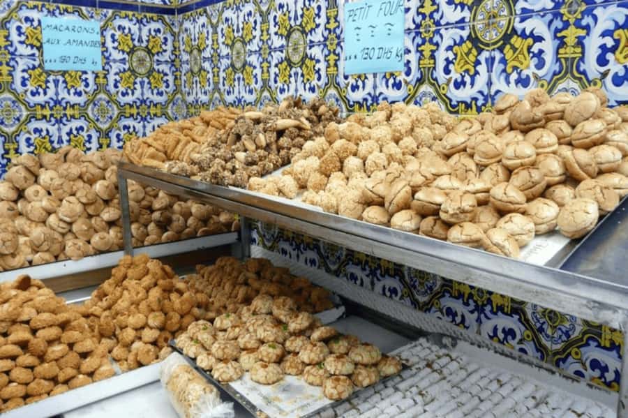 Casablanca: Layover Sightseeing Tour with Airport Transfer - The old city and Rick’s Café are brief stops