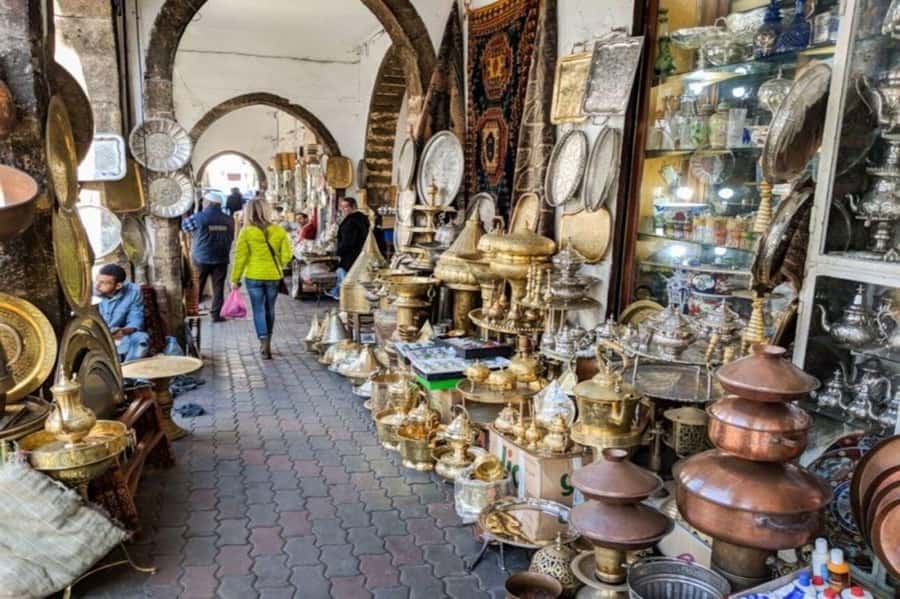 Casablanca: Layover Sightseeing Tour with Airport Transfer - Notre Dame de Lourdes adds an unexpected stop