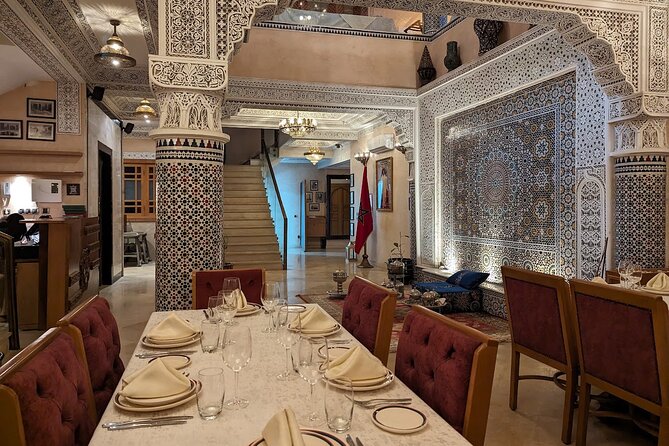 Casablanca Layover Tour with Round-Trip Airport Transfer - Mohammed V Square and the central city
