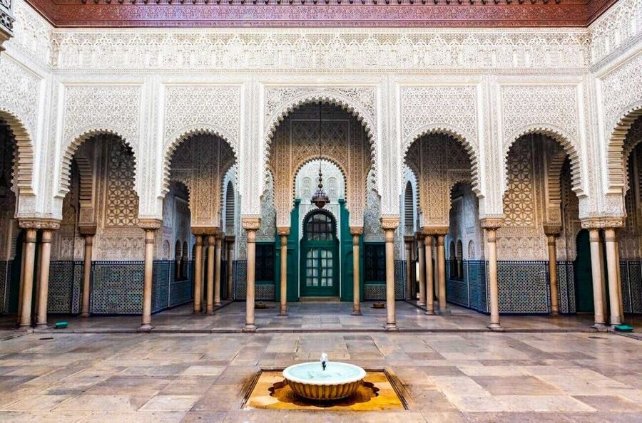 Casablanca: Private Guided Tour with Hassan II Mosque Ticket - Mohammed V Square and the Pigeon Fountain