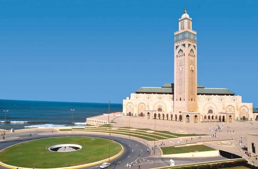 Casablanca: Tour & Guided Mosque Ticket Cruise Excursion - Mint tea, local food, and the social side of the day