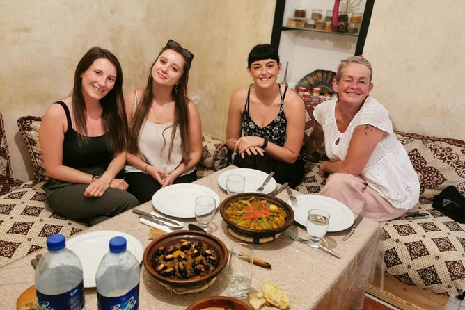 Cooking class with Chef Najla - Eating together in a Moroccan home