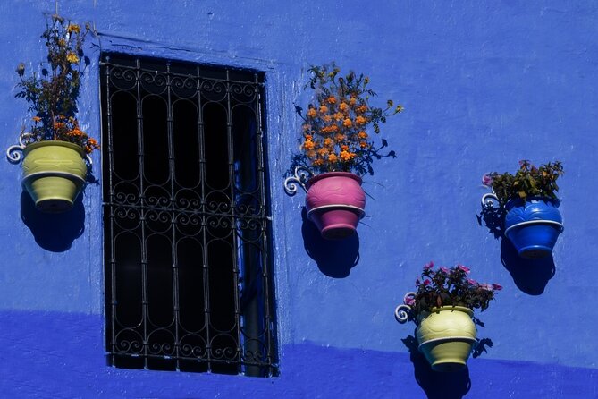 Day Trip to Chefchaouen From Fez with Local Expert - Plaza Uta el-Hammam gives you a place to pause