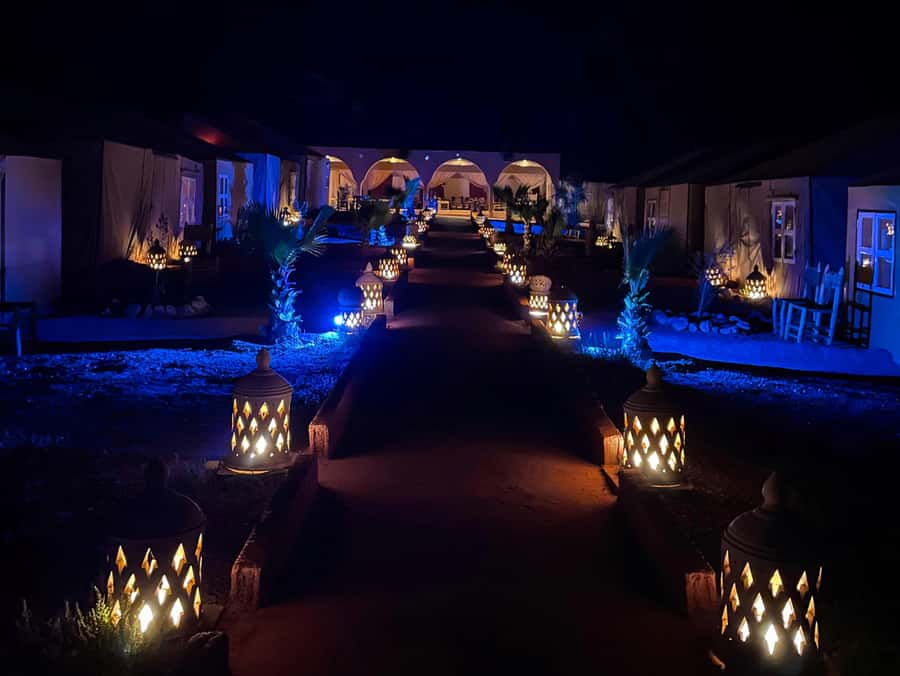 Dinner Show at Agafay desert & Traditional Outfit Photoshoot - Entering dinner with Moroccan songs