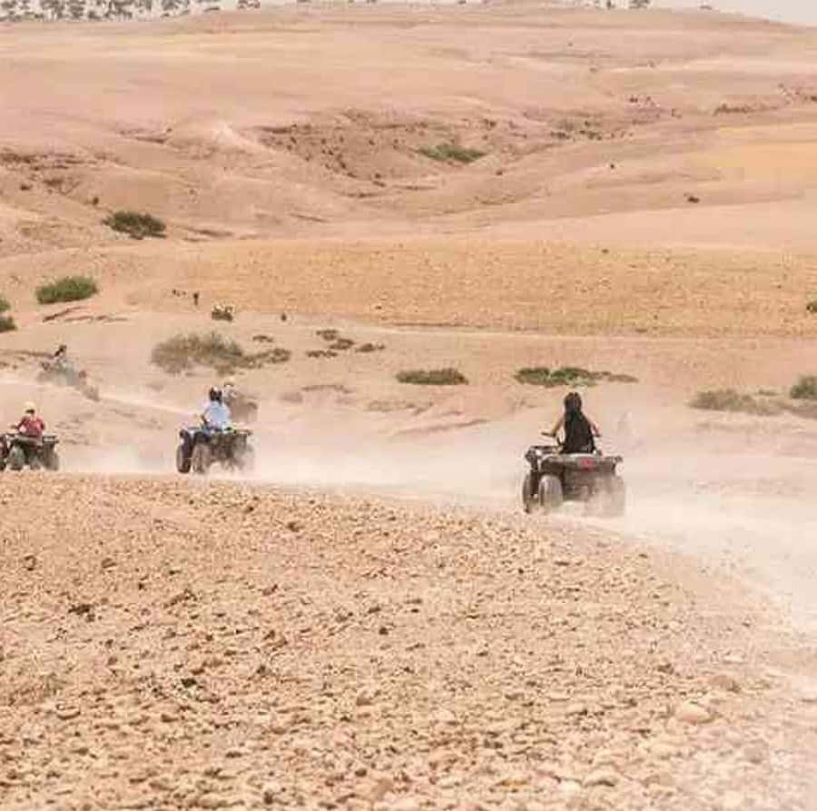 Dinner show in agafay Desert 1h quad bike & 20 min camels - Timing, clothing and small practical tips