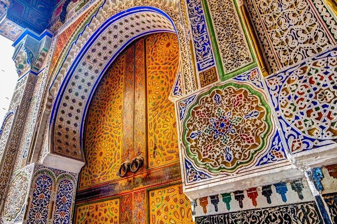 Discover Fez's and its hidden secrets - Bab Boujloud is the grand entrance to the old city