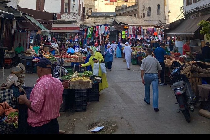 Discovering Life & Walk Inside Old Medina /With Taxi Back Hotel - Who should take this Casablanca walk?