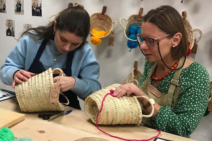 Embroider Your Name in Arabic Calligraphy – Marrakech Medina - How the session compares with ordinary Medina shopping