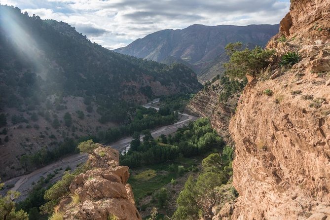 Excursion From Fez to the Middle Atlas Mountains - What the private vehicle adds