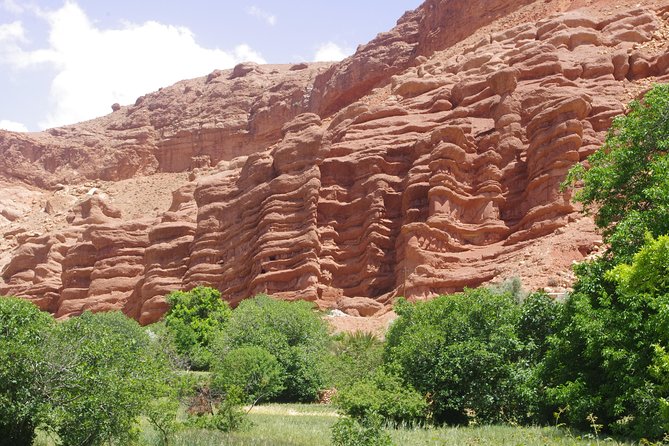 Excursion to Gorge Dades and Canyon Fingers of Monkey Morocco - Local stories and contact with the Dades Valley