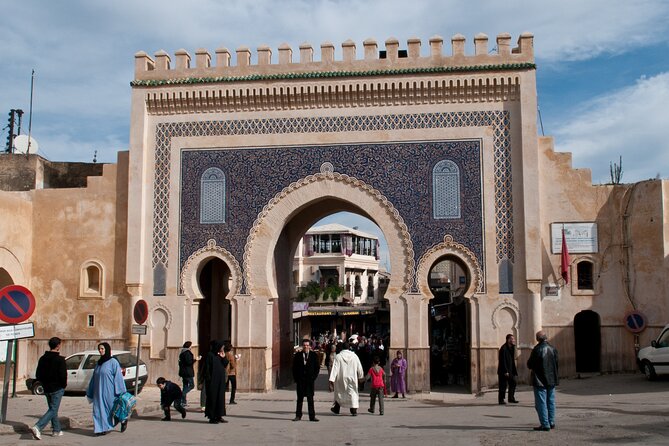 Fes Guided Tour - Bab Boujloud and the rhythm of the old city