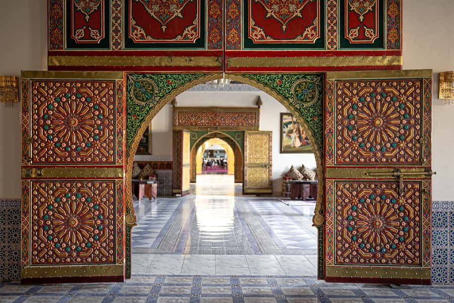 Fez Medina: Local Cultural Highlights Guided Tour - Dar El Makhzen and Bab Boujloud