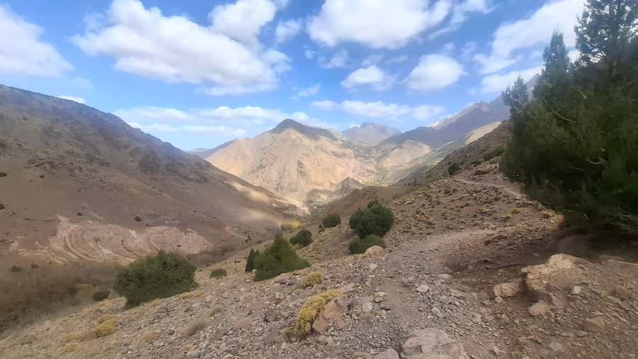 From Marrakech: 2-Day Berber experience Atlas Mountains - Packing for the Atlas foothills