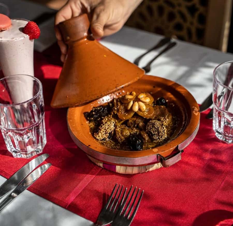 From Marrakech: Rooftop Dinner & Romantic Medina Views - The music and cultural performance
