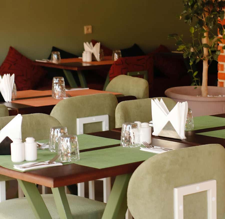 From Marrakech: Rooftop Dinner & Romantic Medina Views - Service, celebrations, and the small details