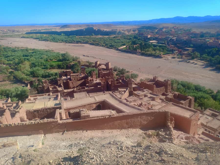 From Marrakech to Fes 3-Day Luxrury Tour via Sahara Desert - Drivers, guides, and group comfort