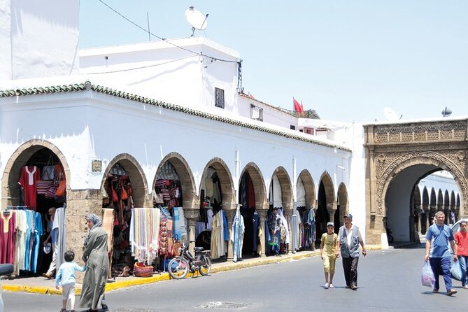 From Rick’s Café to Royal Palaces: A Casablanca Adventure - Central Market brings you closer to everyday Casablanca
