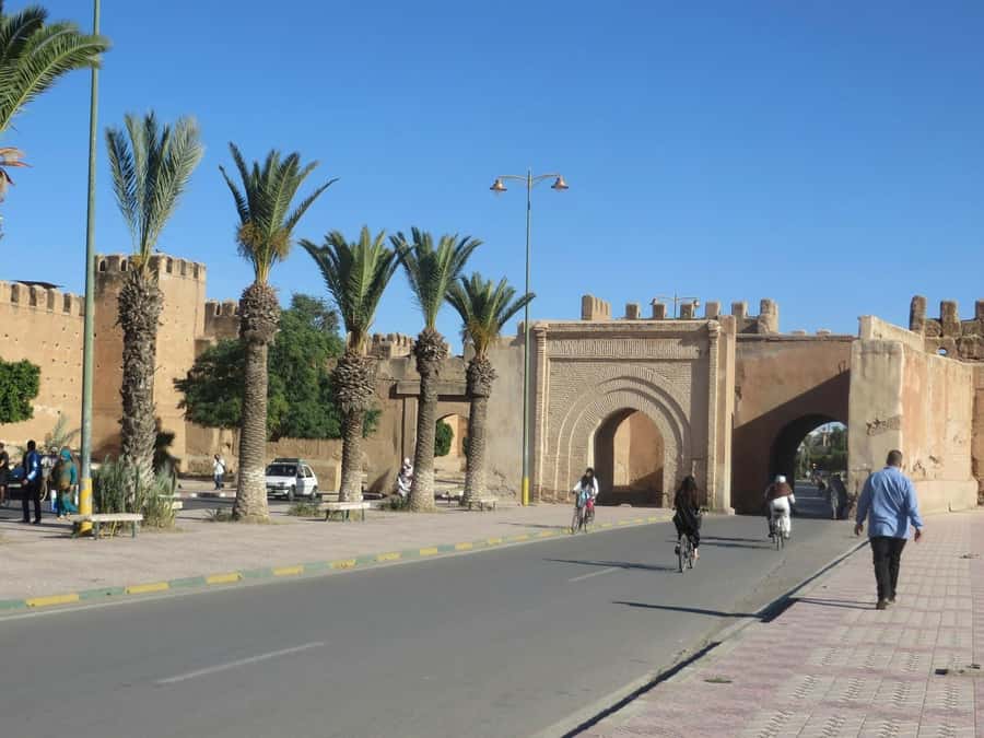 From Taghazout/Agadir: Taroudant and Tiout Day Trip & Tajine - Tiout changes the mood of the day