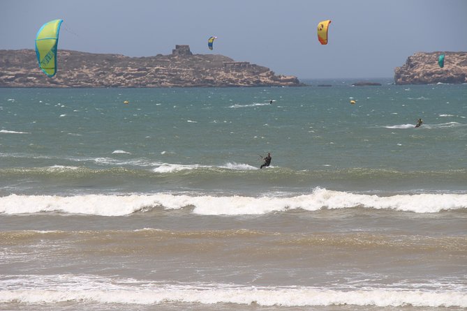 Group Kitesurfing lesson with a Local in Essaouira Morocco - The school atmosphere and teaching style