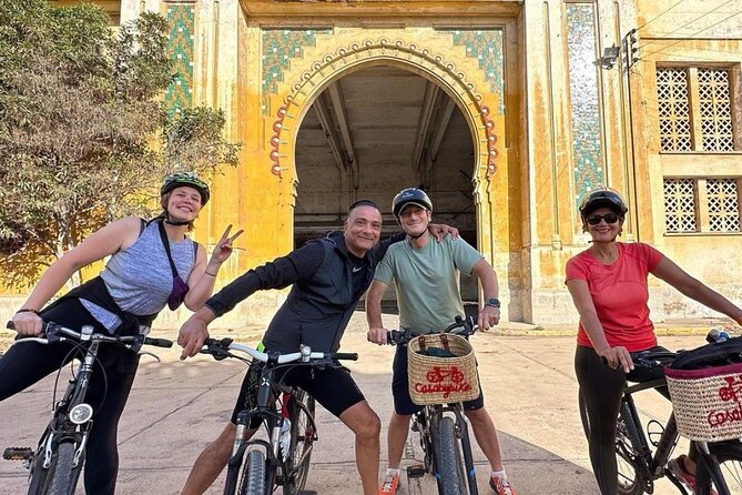 Guided Cycling Adventure in Casablanca with Licensed Tour Guide - Shopping and local life at Marché Central
