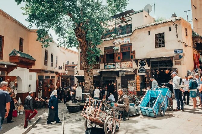 Half Day Guided Walking Tour in the Medina of Fez - Place R’cif gives you a lively starting point