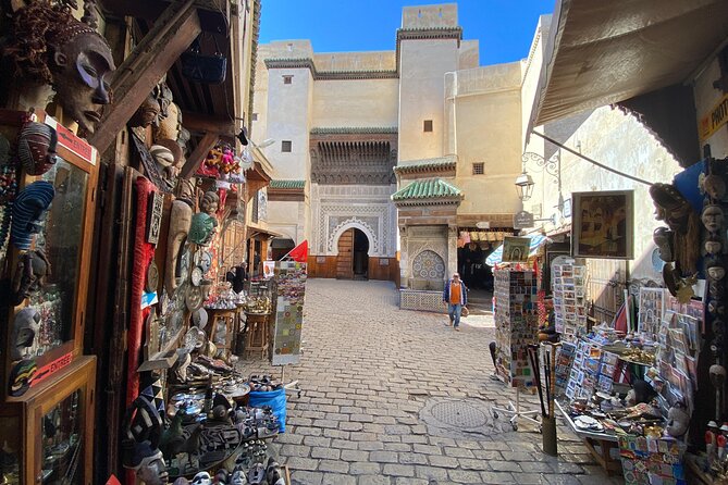 Half-Day Private Guided Walking Tour of the Old Medina of Fez - Bab Boujloud gives you a clear beginning