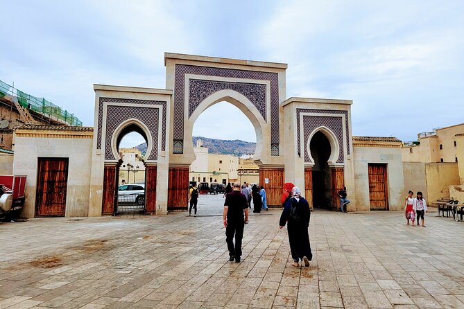 Half-Day Private Walking Tour of the Authentic City of Fez - Moulay Idriss II and the working medina