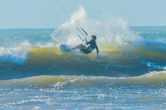 Kitesurf Rental - Picking up the right gear at Explora Watersports