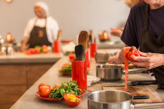 l'Atelier - Moroccan Cooking Workshop in Essaouira - The spice souks with a Moroccan chef