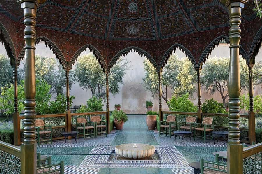 Marakech: Medina Mysteries & Hidden Sites Tour - Local cafés, mint tea, and a wood-fired bakery
