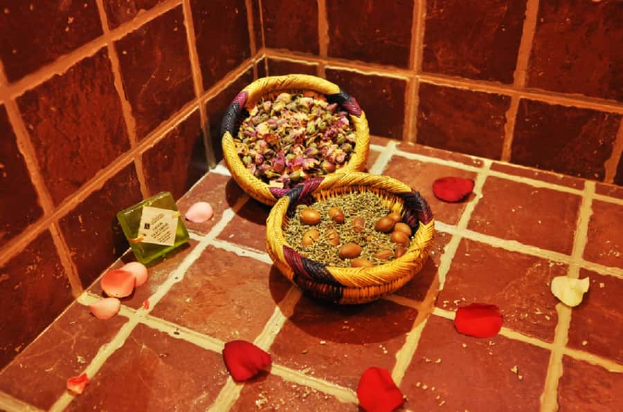 Marrakech: 2-Hour Traditional Moroccan Hammam Experience - Mint tea and the quiet after treatment