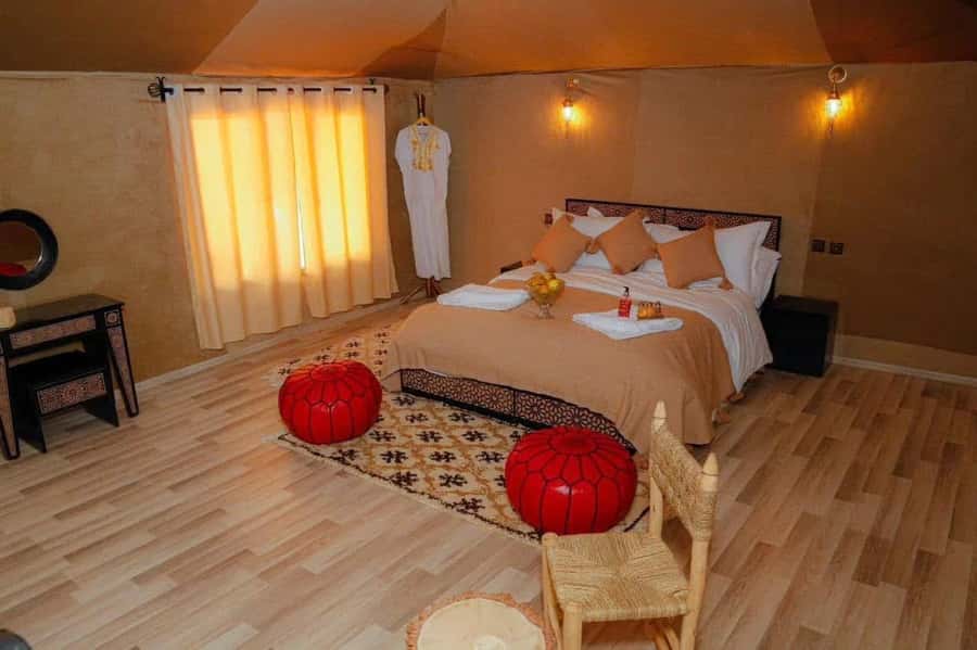 Marrakech: 3-day Exclusive Desert Luxury Tour; Quad & Camels - Standard camp or deluxe desert tent?
