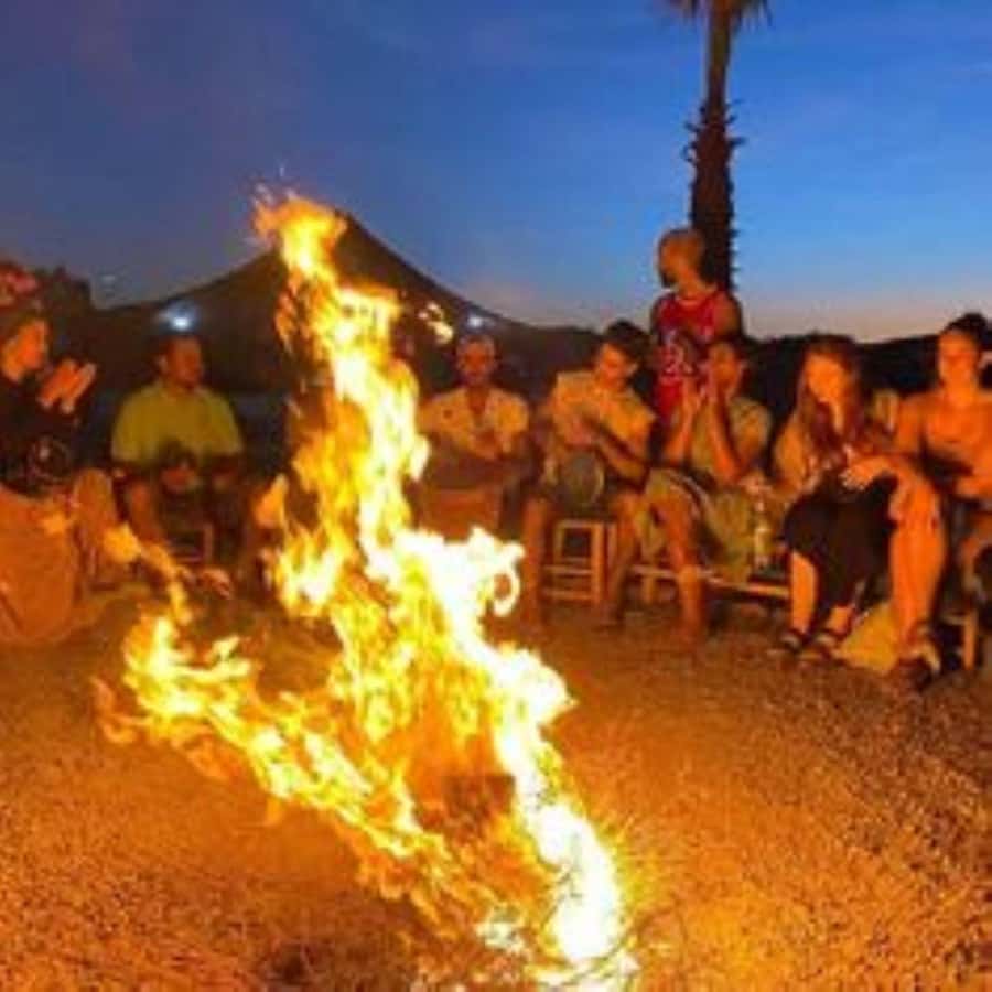 Marrakech: Agafay Desert Magic Sunset Dinner & Live Show - Berber music, dancing, and the fire-show finale