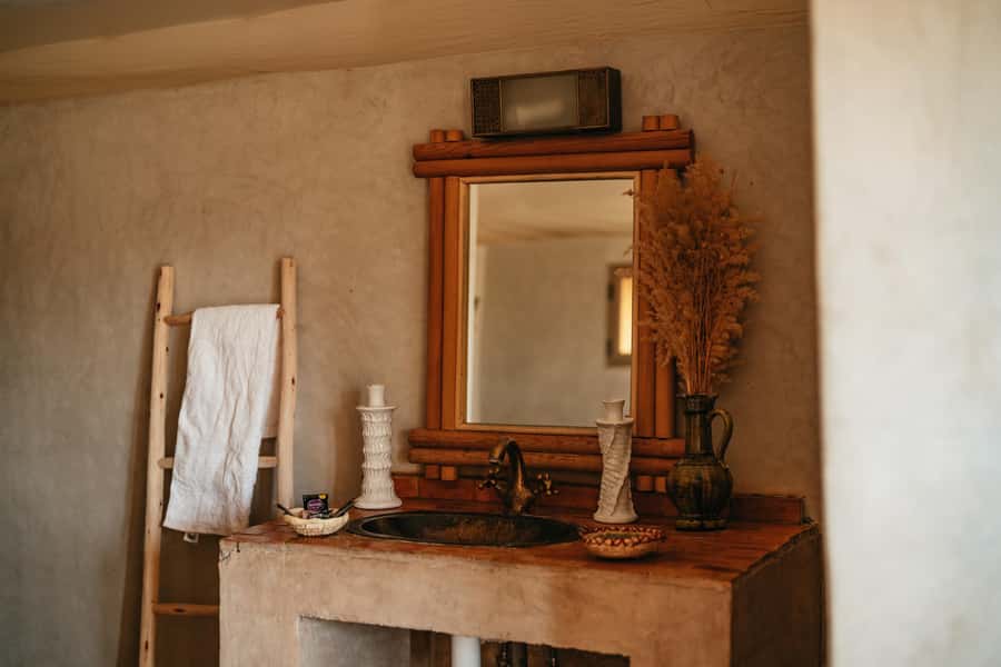 Marrakech: Agafay Desert Magical Overnight with Dinner Show - Who should book this Agafay overnight?