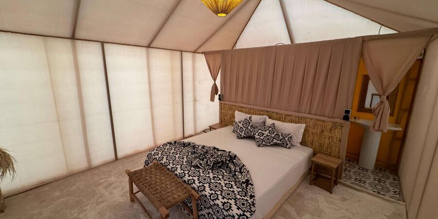 Marrakech: Agafay Desert Overnight Stay, Dinner & Activities - Music, dancing, and fire after dark