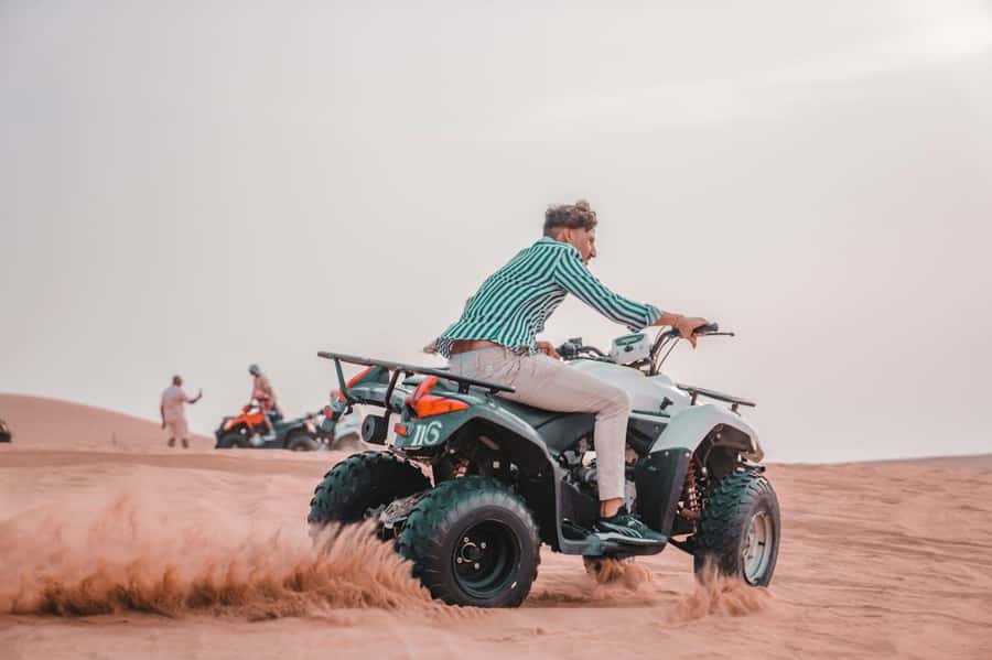 Marrakech: Agafay Desert Quad Bike with Camels & Dinner Show - Dinner under the stars