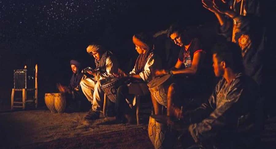 Marrakech: Agafay Ds Sunset with Dinner, Show & Tuareg Music - Mint tea as the sky changes color