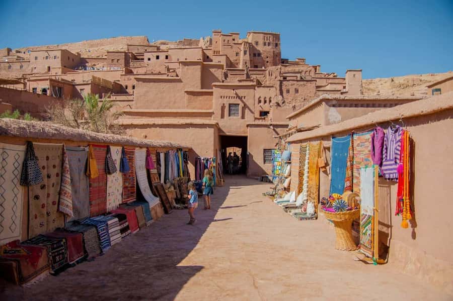 Marrakech: Ait Benhaddou, Ouarzazate, Guided Day Trip - The first mountain views near Ait Barka