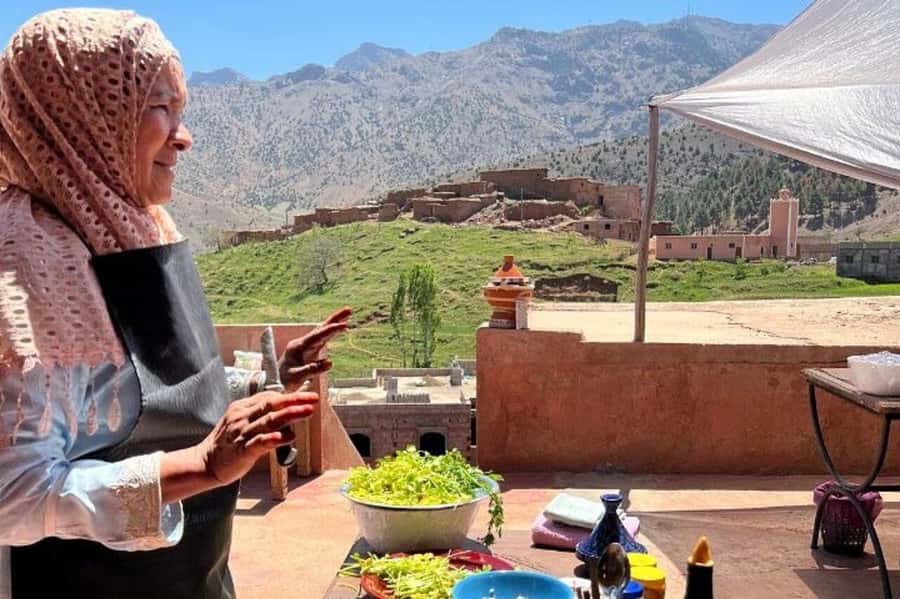 Marrakech: Atlas Mountains Cooking Class with Berber Family - The walk to the family house