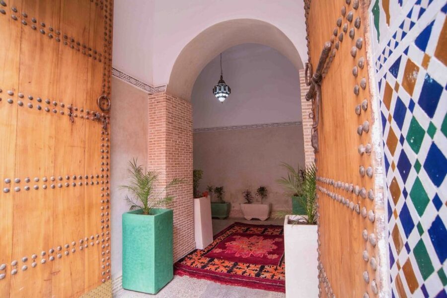 Marrakech: Authentic Moroccan Hammam Experience in Mouassine - Step Two: The Kessa Scrub Is Firm