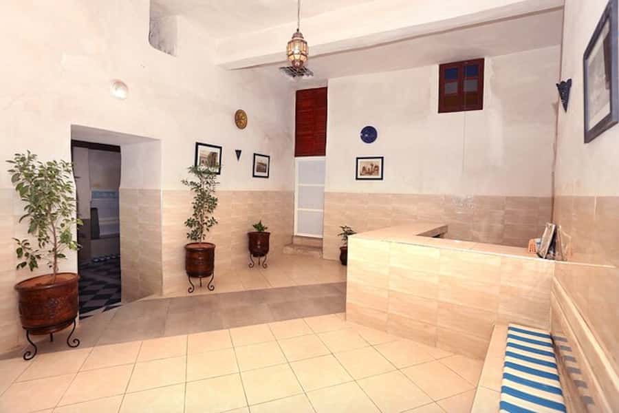 Marrakech: Authentic Moroccan Hammam Experience in Mouassine - Step Three: Ghassoul for the Women’s Treatment