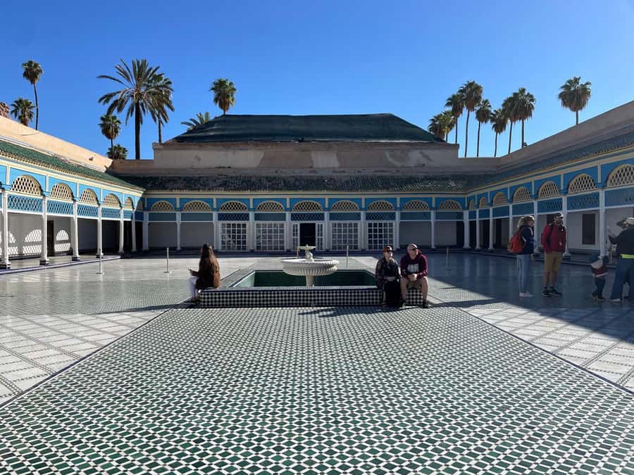 Marrakech: Bahia Palace, Madrasa Bn Yousef, Souk Medina Tour - Jemaa el Fnaa and the end of the walk
