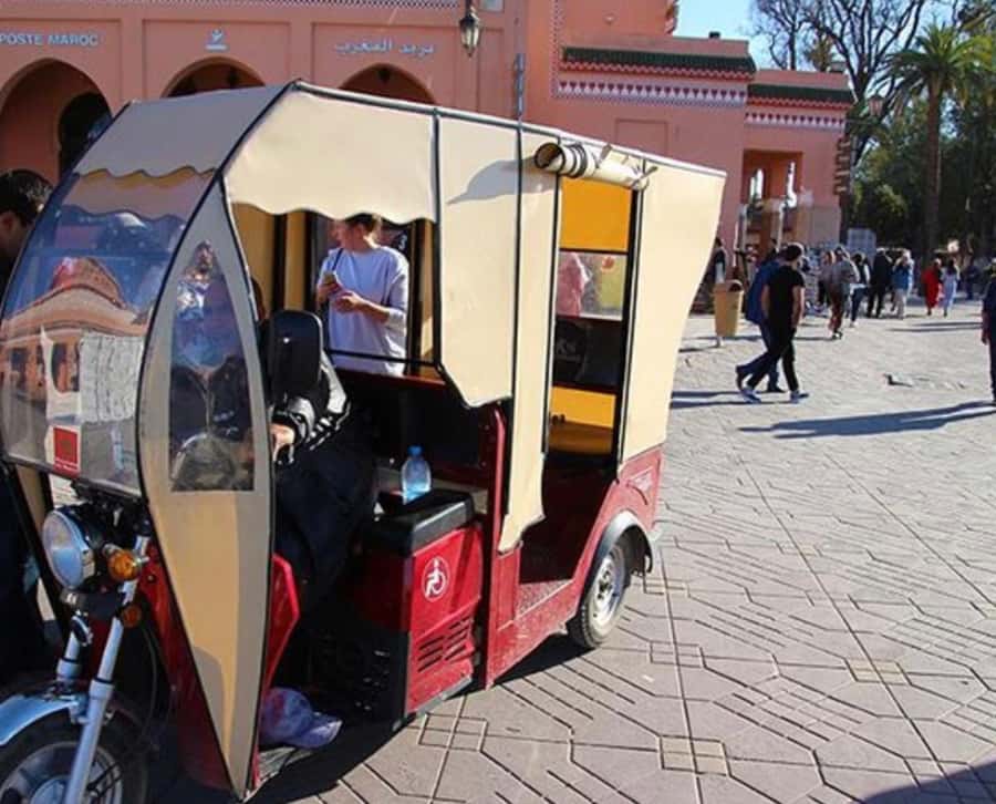 Marrakech: Bahia Palace, Madrassa & Souks Guided Tour - Why this four-hour route works in Marrakech